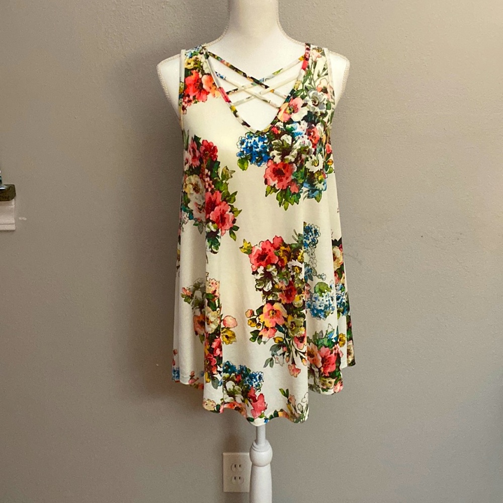 Very long sleeveless high-low top